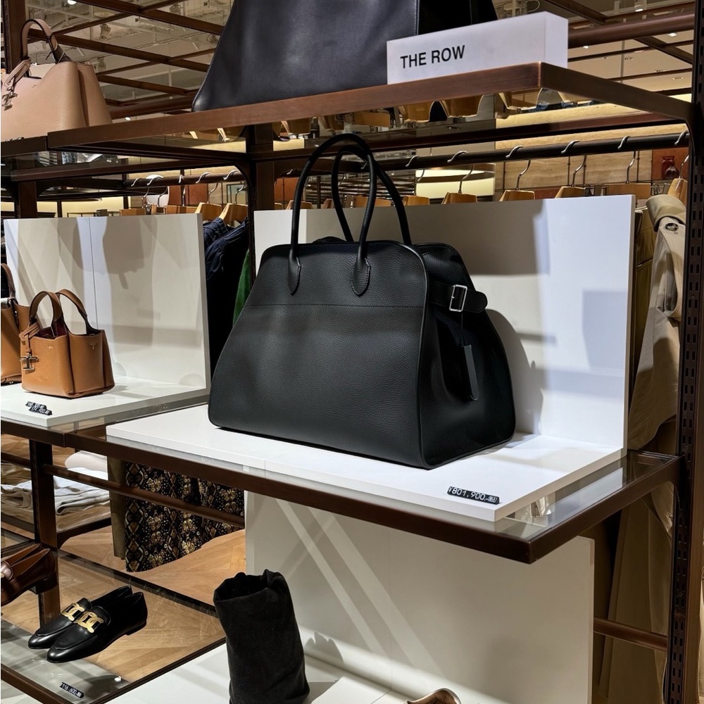 the row margaux 17 black